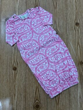 7/$20 Kate Quinn Pink and White Printed Patterned Infant Gown Organic Cotton